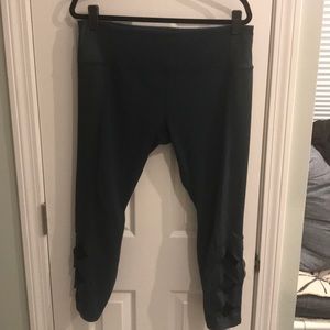Athleta Capri pants green. XL